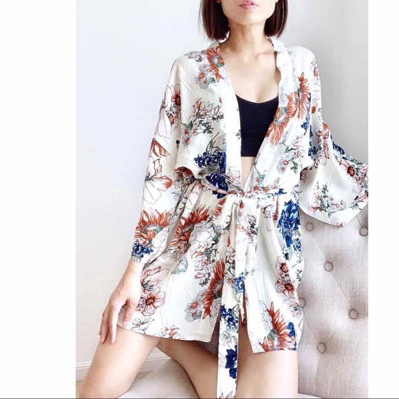 BOHO FLORAL KIMONO DUSTER- IVORY MISSING WAIST TIE - Picture 3 of 4